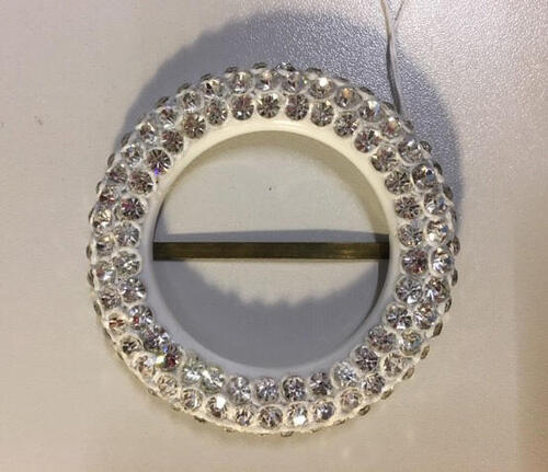 Ceintuurgesp, witte kunststof bezet met witte strass-stenen