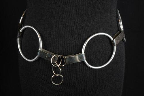 Ceintuur van metalen ringen