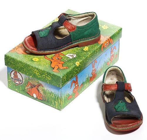 1 paar sandalen (kind) van blauw, rood en groen leer met kikkerapplicatie op voorvoet