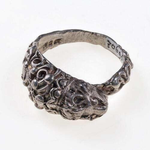 zilveren ring met dierenkop
