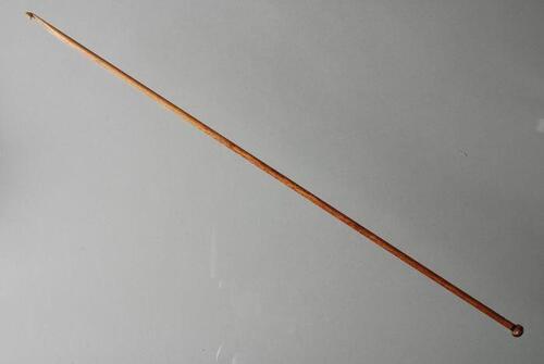 Lange dunne tunische haaknaald van hout