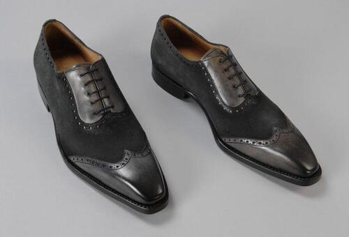 Paar grijze brogue herenschoenen met veters, "Corbeau"