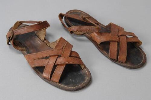 Bruine leren sandalen