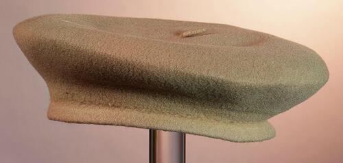 Alpino, beige camelkleurig vilt met steeltje middenop