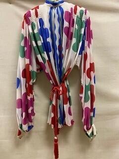 Vrouwenblouse en centuur