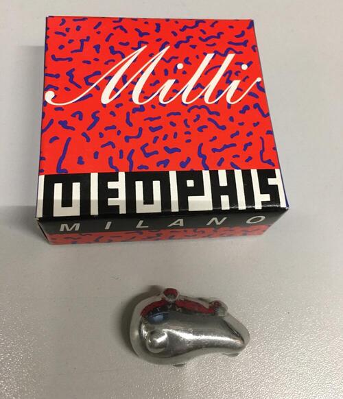 Broche Milli