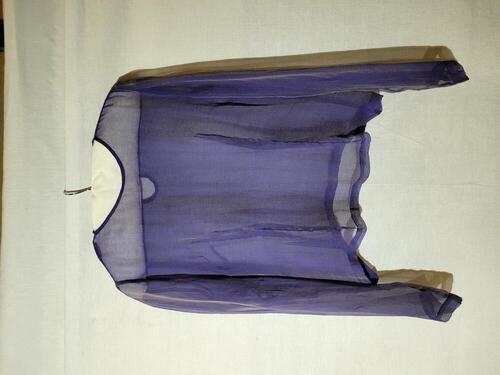 Blouse of tuniek, paarse changeantzijden voile met horizontaal krinkeleffect