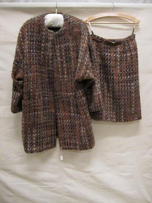 Mantelpak van grove wollen (Chanel) tweed, bruin/grijs/oranje, jasje en rok