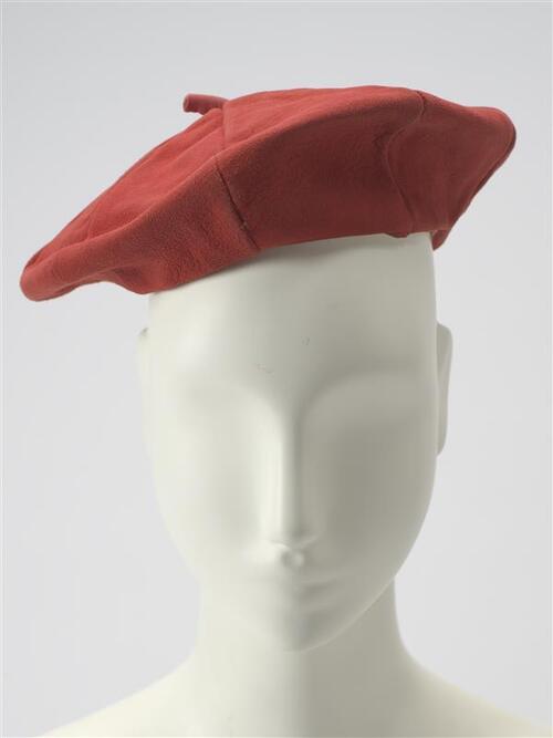 Baret of alpinopet van rood lederen 'peau de suède'