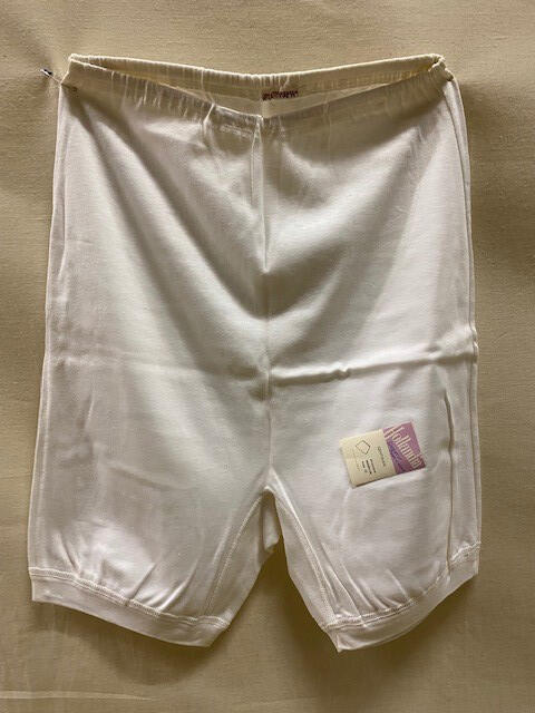 Directoire van wit katoenen tricot, behorende tot Schevenings vrouwenkostuum