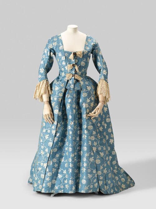 Robe a la Française
