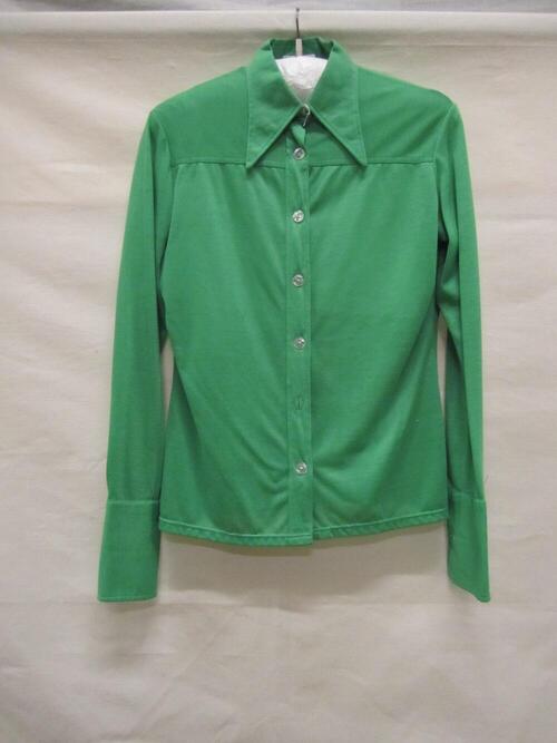 Blouse van groene gemengde katoenen tricot, met puntkraag, horizontale schouderstukken, sluiting m…