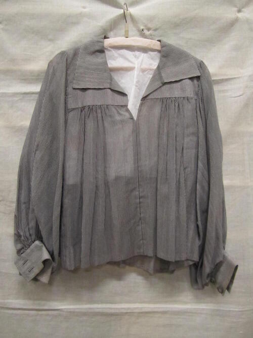 Blouse van zwart/wit gestreept katoenen voile