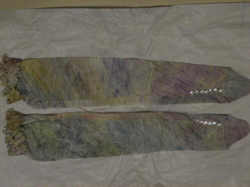 Mitaines of losse mouwen van transparante zijden organza, handbeschilderd met pastelkleuren in…