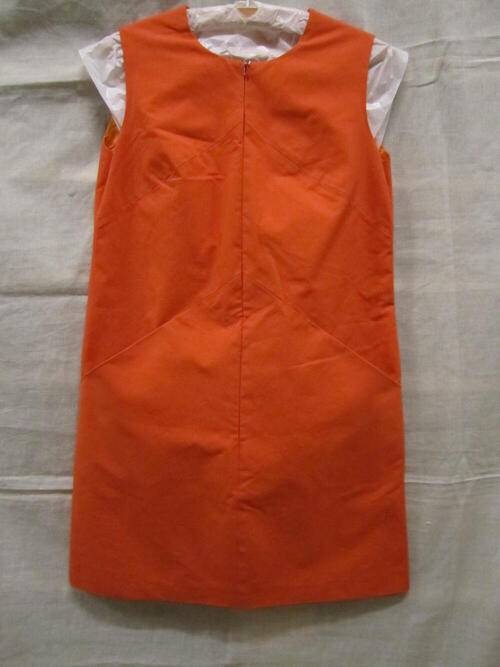 Mini-jurk van oranje katoenen markiezendoek