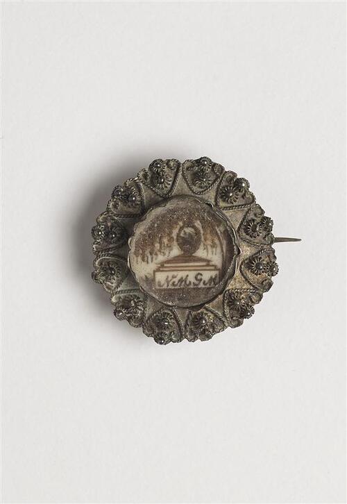 Broche
