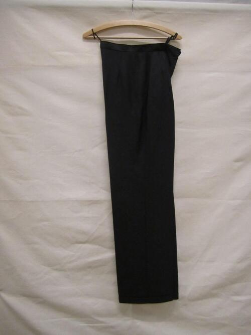 Lange broek van zwarte viscose, 'linnenlook', onderdeel van ensemble