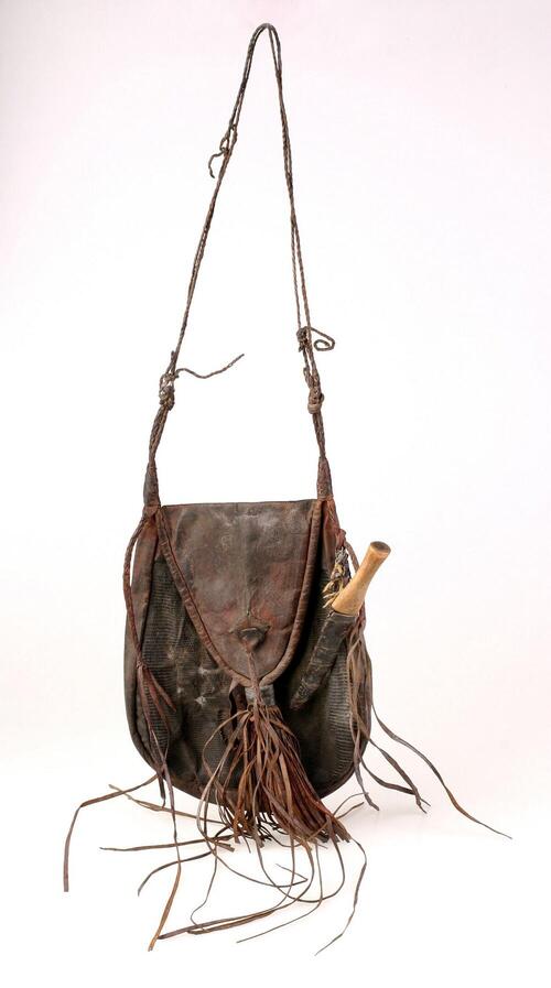 Leren tas met mes