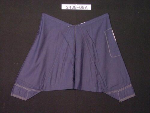 Wijde blauwe katoenen broek behorend bij een mannenkostuum