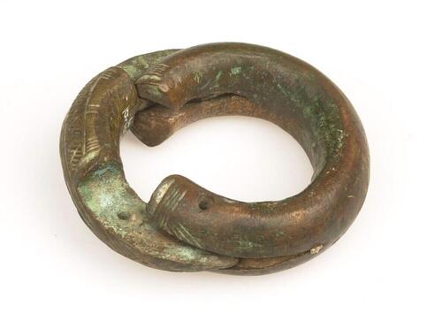 Metalen armband met bijbehorende sluiting