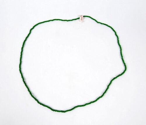 Kralenketting die gewijd is aan de Afro-Braziliaanse godheid Oxossi