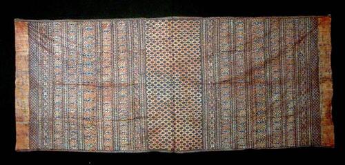 Schouderdoek, versierd met stempelbatik