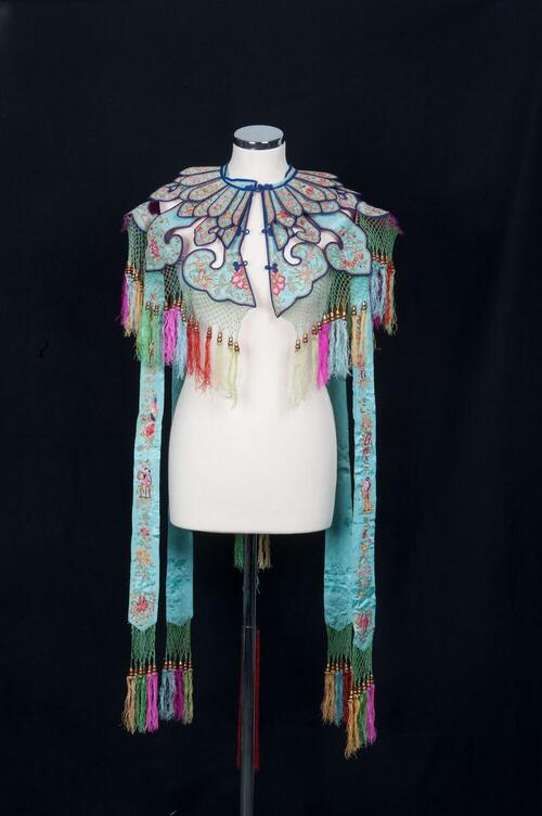 Collar of a bridal costume