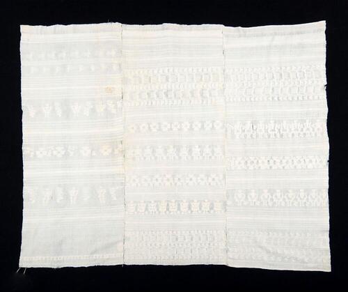 Head and shoulder covering (huipil de tapar)
