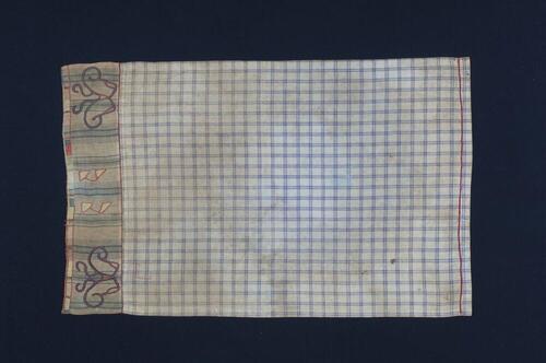 Katoenen doek met ruitpatroon en gestikte of geborduurde figuren, voor mannen