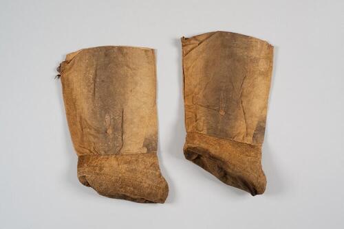 Pair of boots