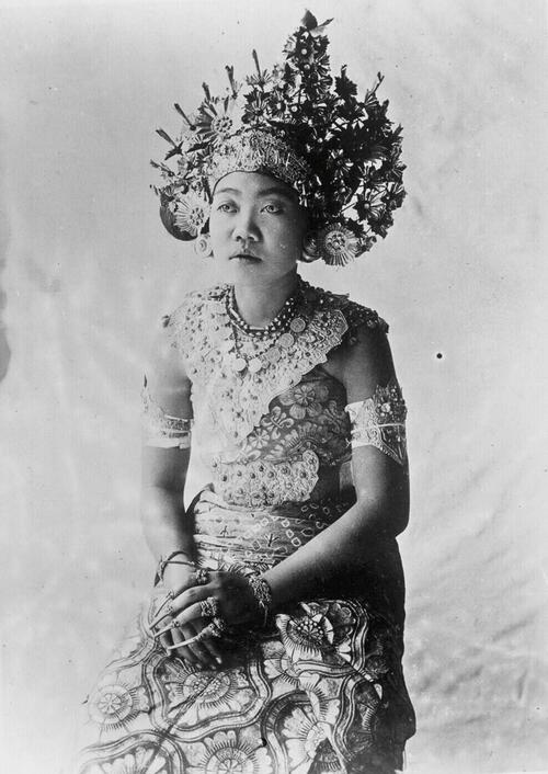Portret van een Balinese danseres
