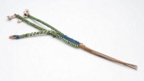 Decorative comb with beads, worn by men during dancing ceremonies