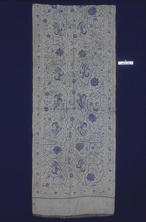 Zijden schouderdoek met zeewier, bloemen en vogels in blauw