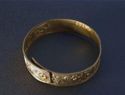Vergulde armband met drijfwerk