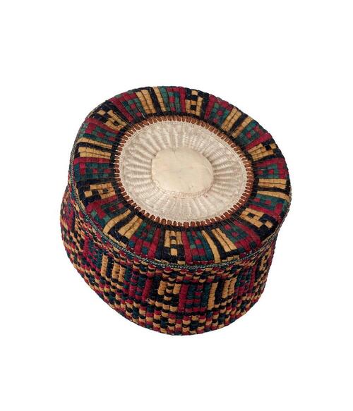 Head gear for an Islamic scholar