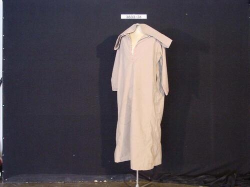 Vrouwenoverkleed met capuchon