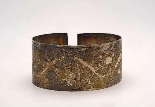 Brede zilverkleurige armband