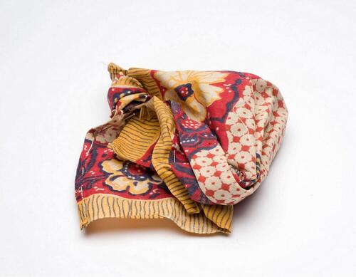 Model van een Surinaams-Creoolse hoofddoek