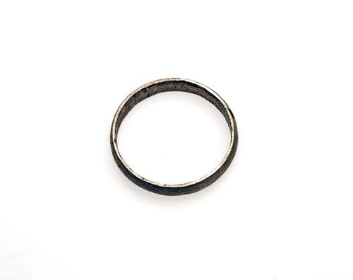 Nikkelen oorring