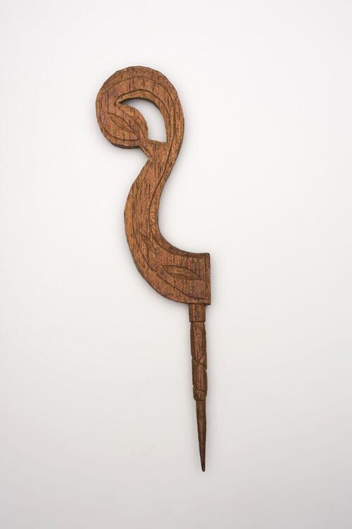 Houten haarpin met siersnijwerk