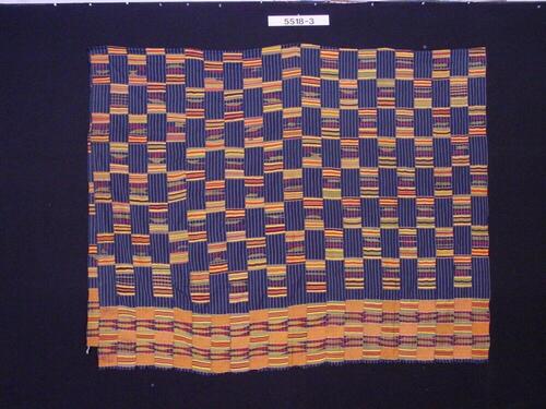 Kleurige omslagdoek met blokpatroon