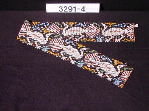Rim of beads for the decoration of the bottom of a sarung