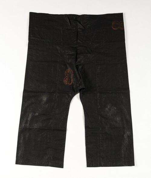 Een wijde katoenen broek gedragen door boeren.