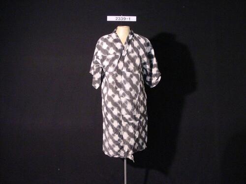 Zijden kimono met ornament in dubbelikat