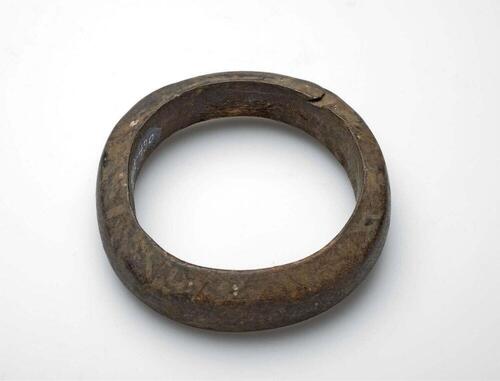 Houten bovenarmband