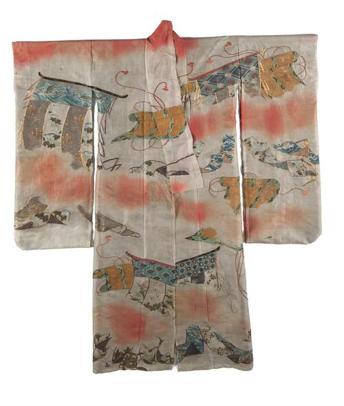 Witte vrouwenkimono, geborduurd en beschilderd