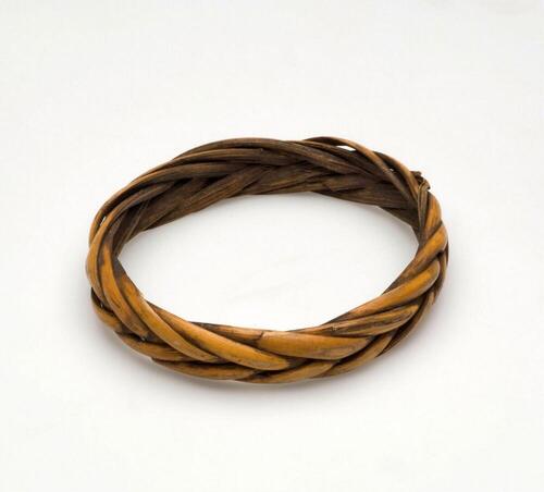 Armband van gevlochten rotan