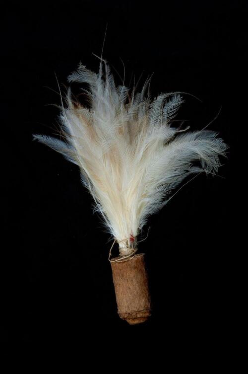 Arm adornment made of feathers