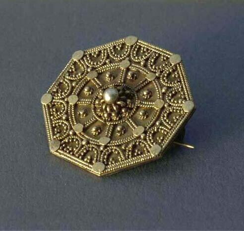 Verguld zilveren broche