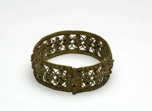 Ajour bewerkte messingen armband